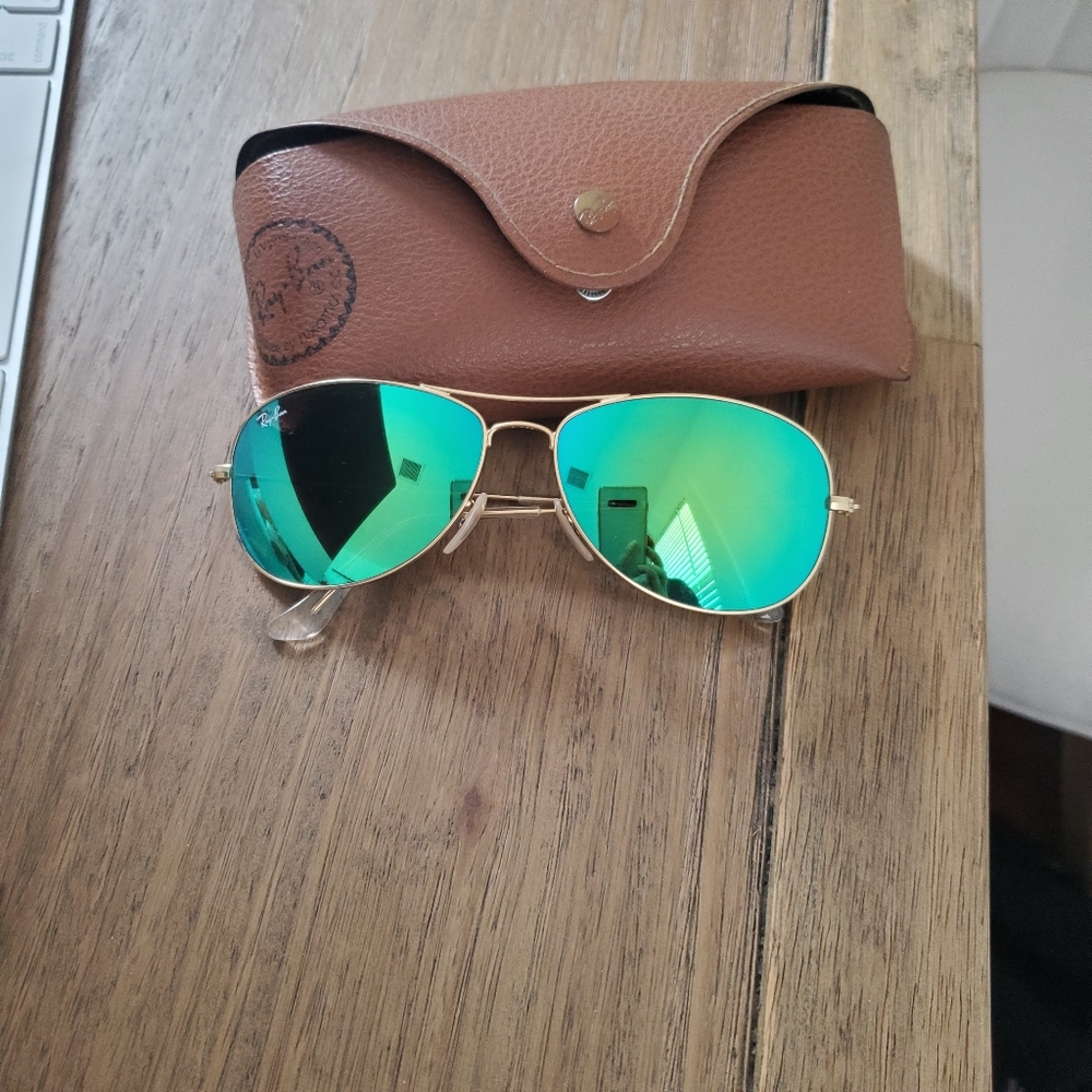 Unisex Ray-Ban sunglasses green lens/gold metal